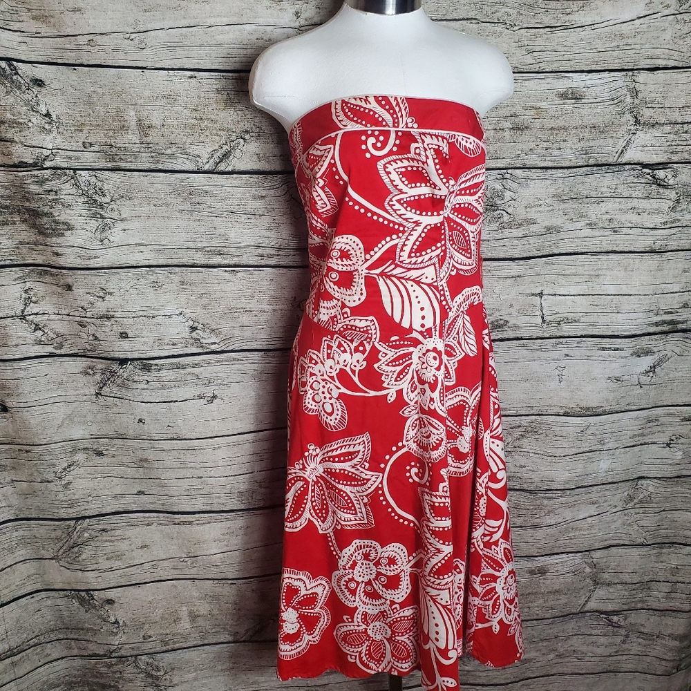 B. Smart Red Strapless Dress Size 8 White Florals Hidden Zipper Elastic.Pit to